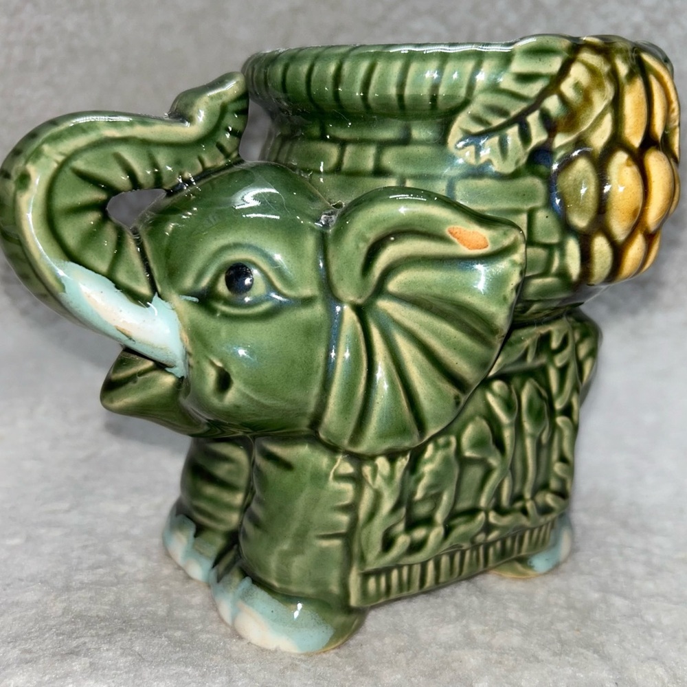 Vintage Mid-Century Majolica pottery green lucky elephant trunk planter 7"